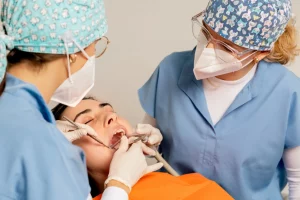 implantes dentales en torrent